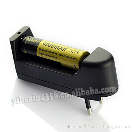 Hotsale 1 set Li-ion Battery Universal Charger 18650 Single Battery Charger 3.7v Rechargeable Battery Charger Black with 18650
